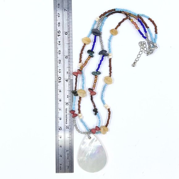 NWOT – Mother of Pearl Teardrop Pendant Seed Bead 16” Silver Tone Necklace - Picture 8 of 8